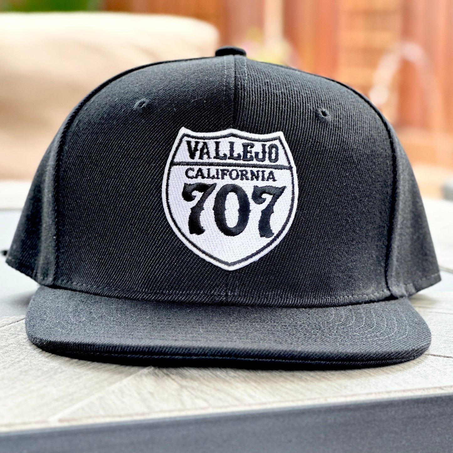 VALLEJO INTERSTATE 707 SNAP BACK BLACK & WHITE BASEBALL HAT