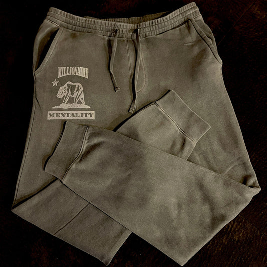 MILLIONAIRE MENTALITY CALIFORNIA BEAR GREY WASH FLEECE SWEATS (New)